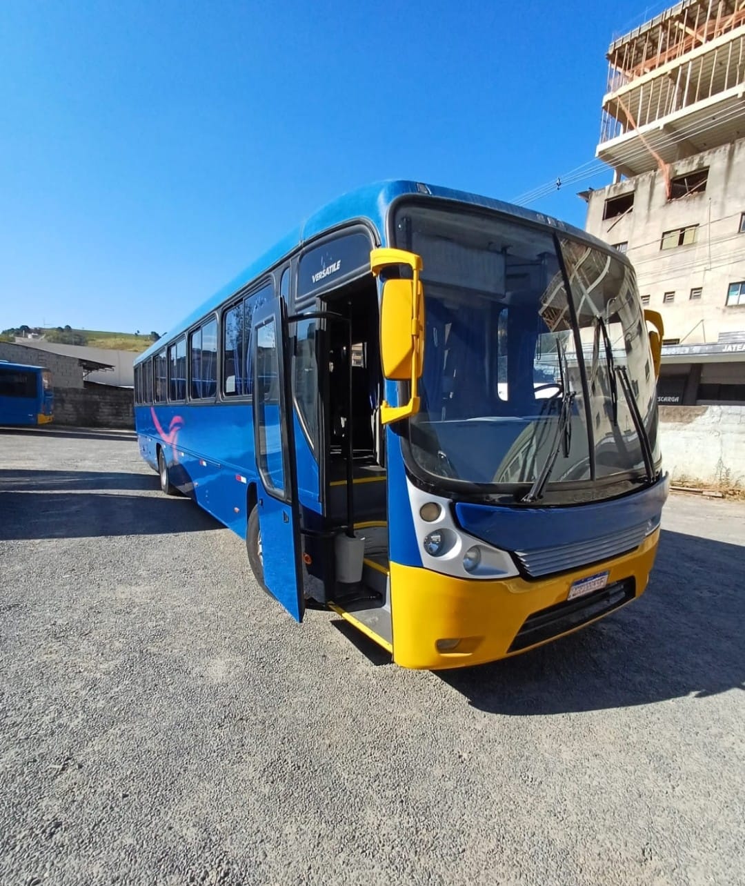 Ônibus Urbano Comil Versatile - View 6