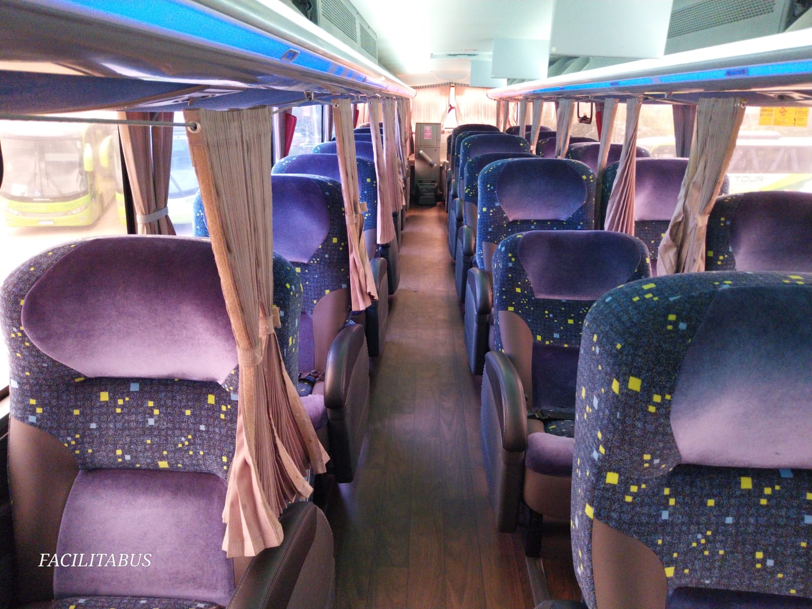 Ônibus Rodoviário Comil Invictus DD - View 5