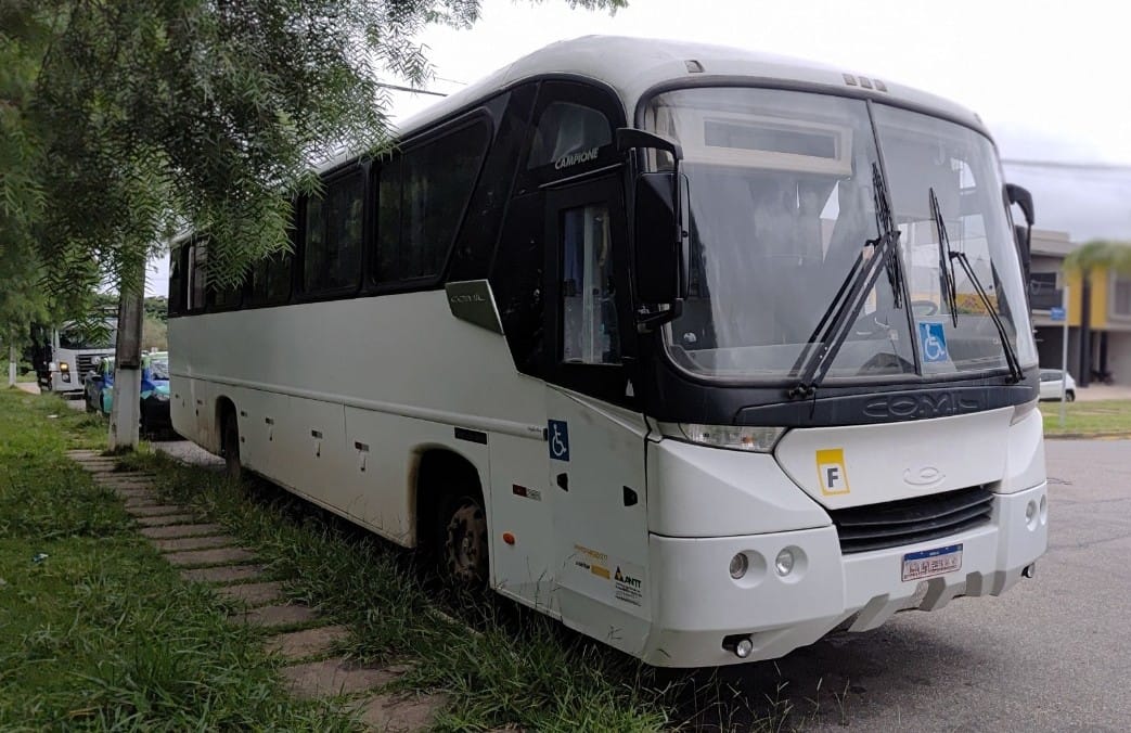Ônibus Rodoviário Comil Campione - View 9
