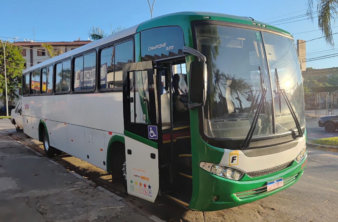 Ônibus Rodoviário Comil Campione 3.25 - View 7