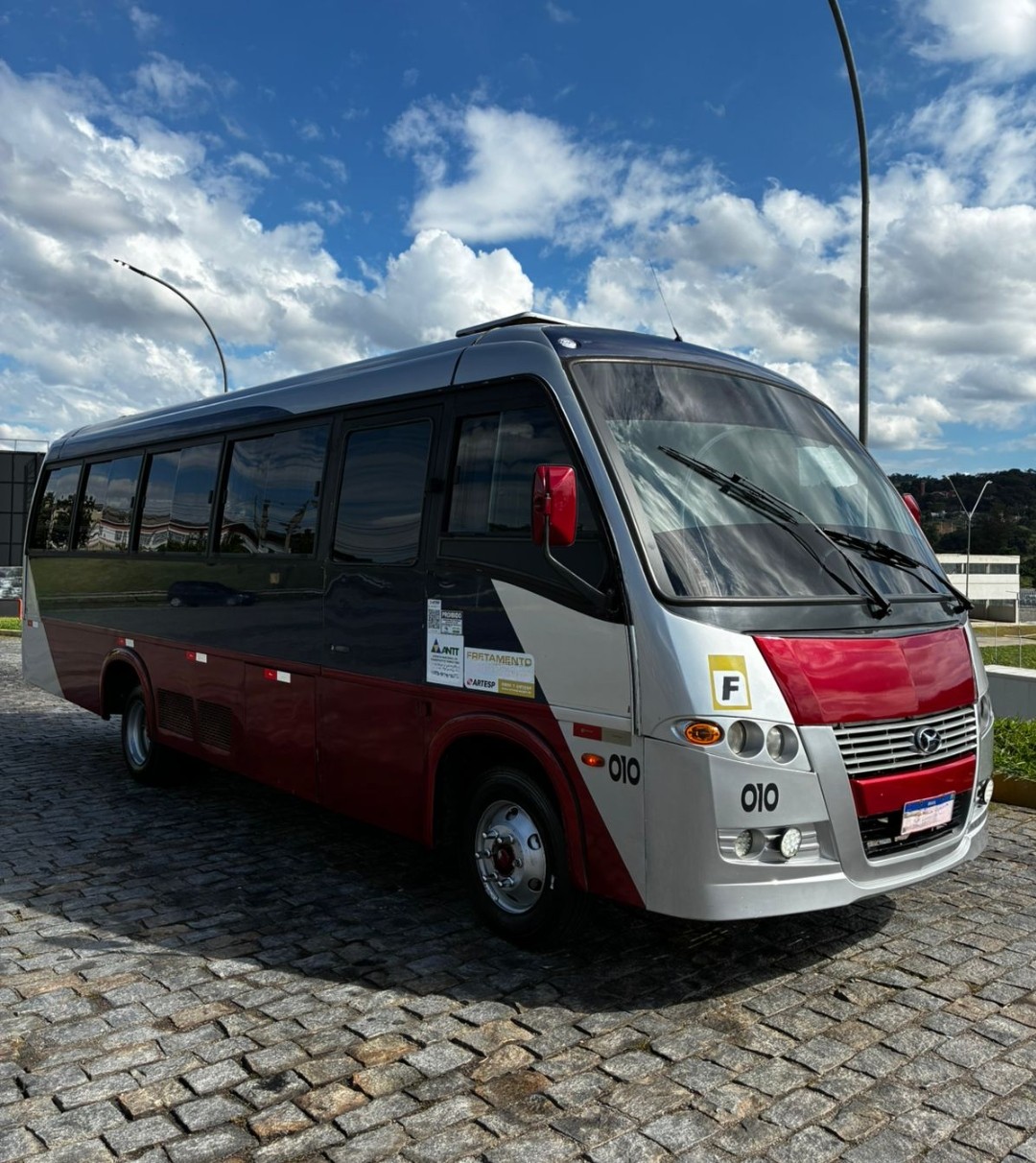 Micro ônibus Rodoviário Marcopolo Volare W9 - View 2