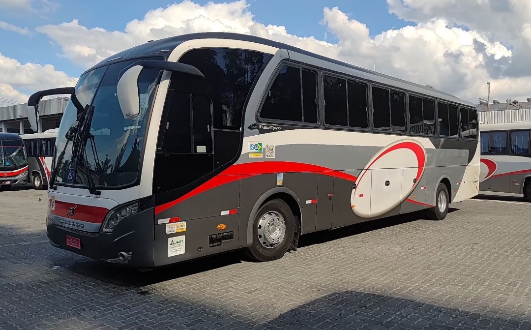 Ônibus Rodoviário Neobus New Road 360