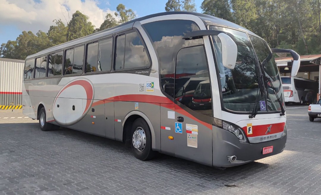 Ônibus Rodoviário Neobus New Road 360 - View 2