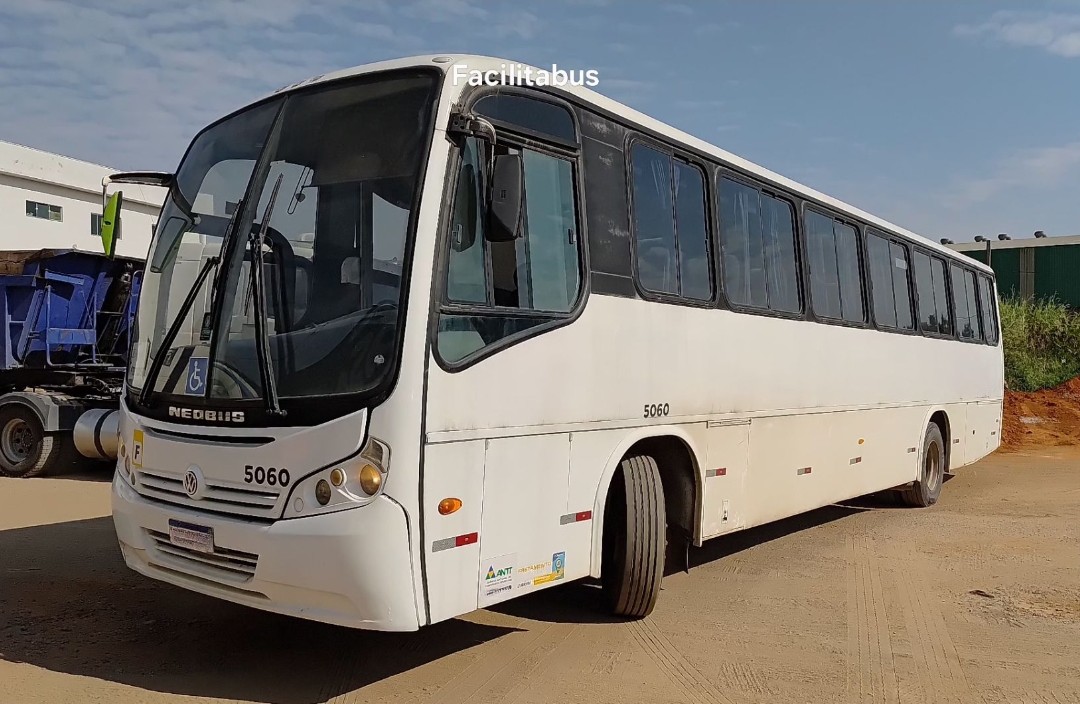 Neobus Spectrum Road 330 - View 2
