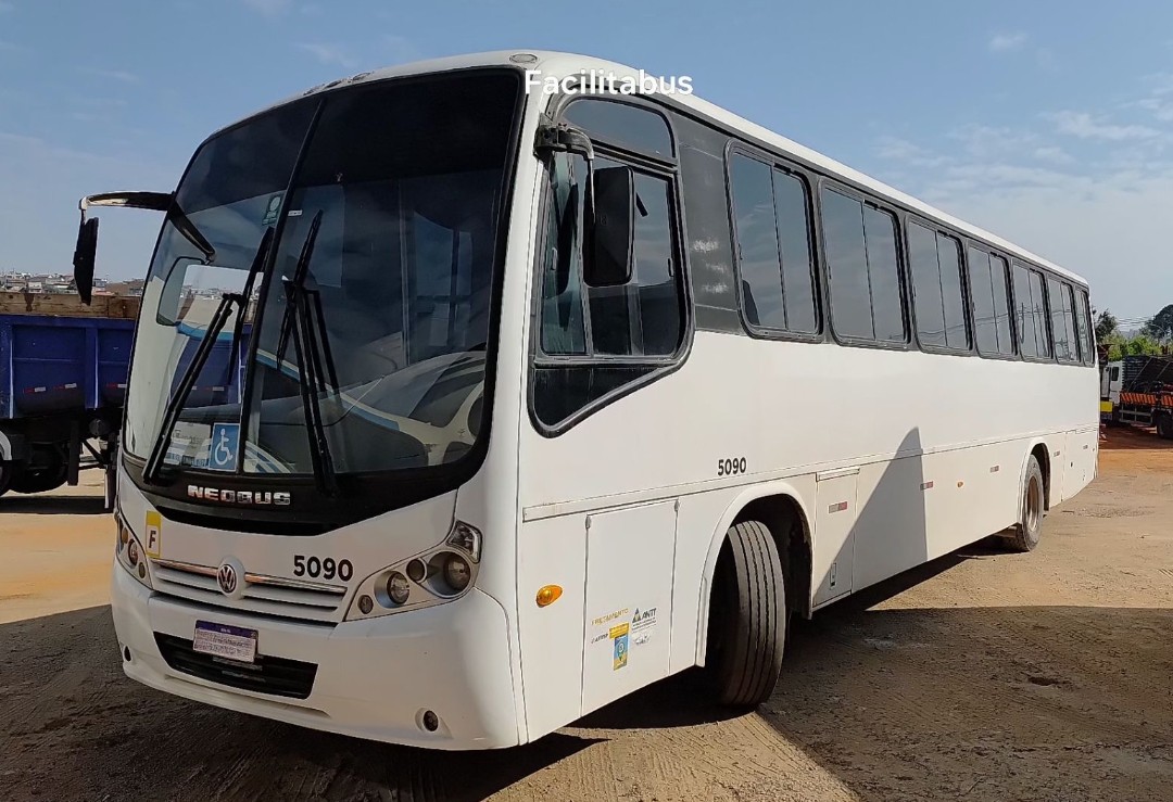 Neobus Spectrum Road 330 - View 2