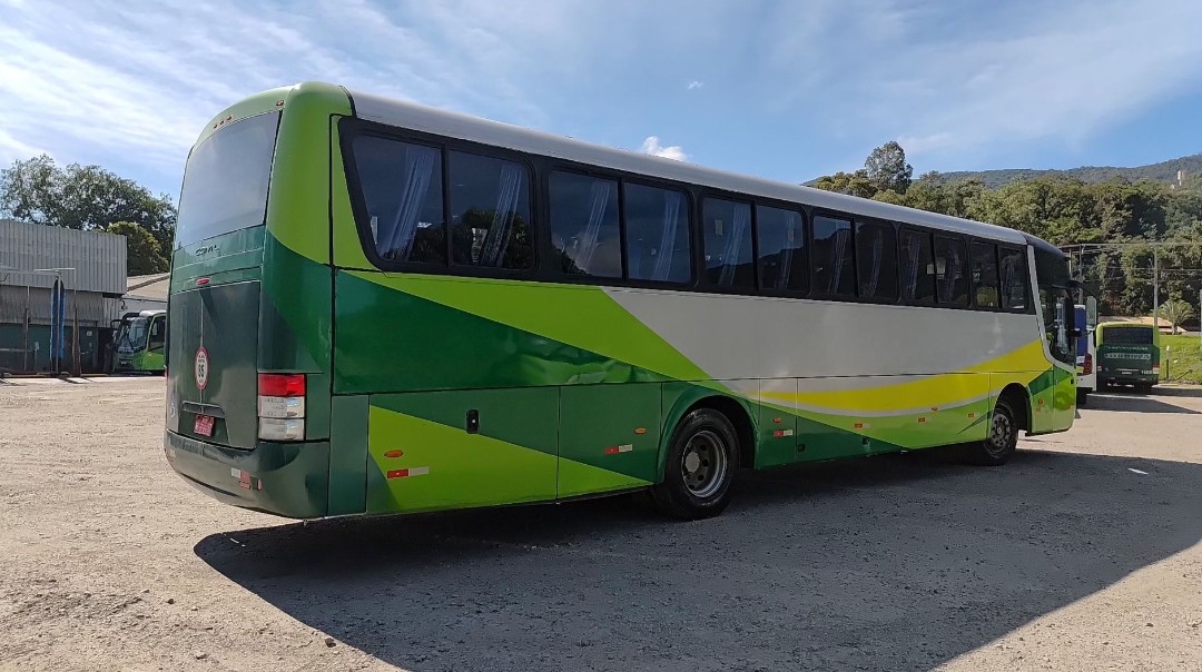 Ônibus Rodoviário Comil Campione 3.25 - View 2